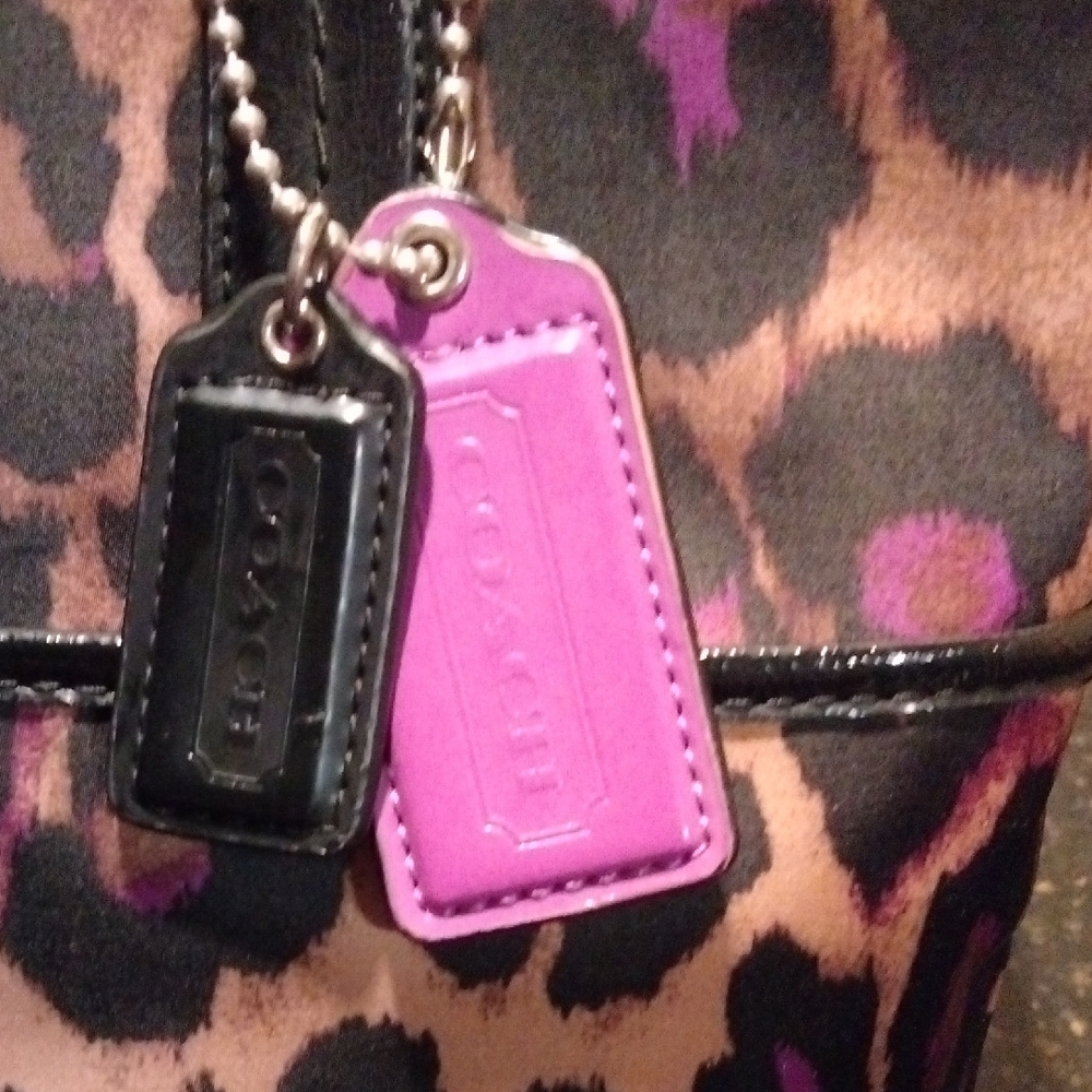 Coach Purple and Black Shoulder Bag with Structured Silhouette - Picture 3 of 16